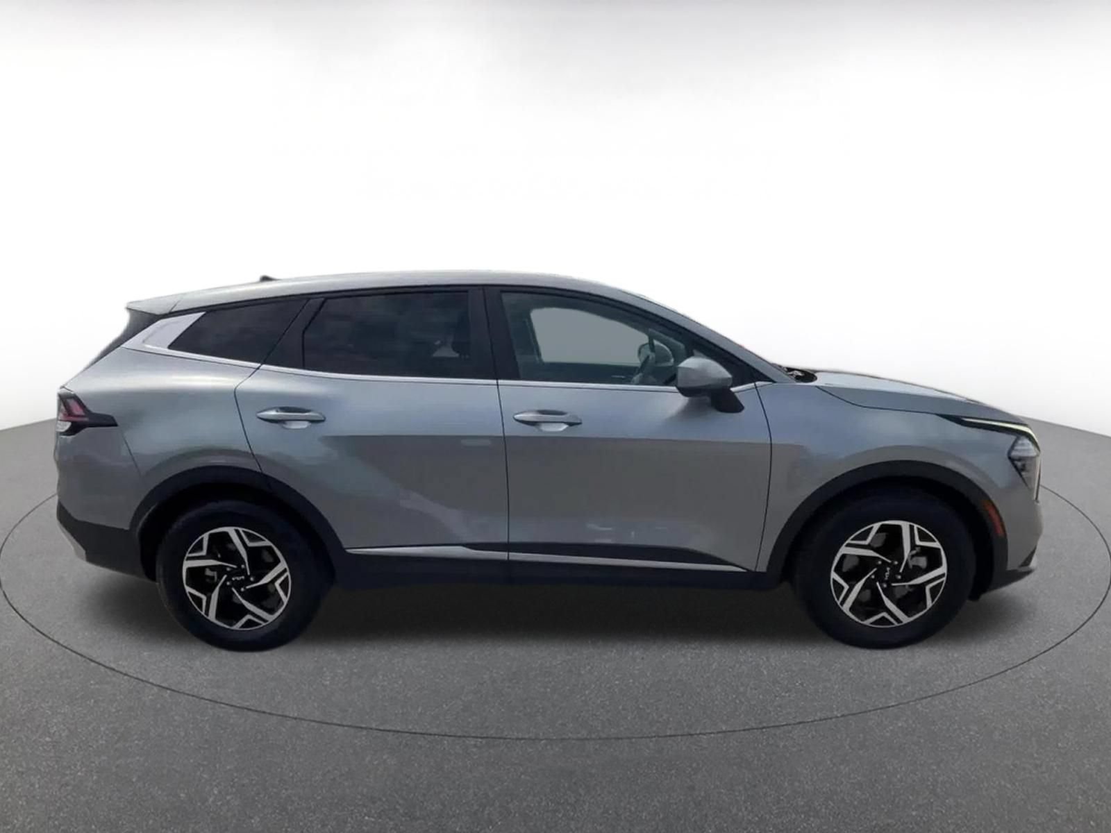 Used 2025 Kia Sportage LX FWD image 16