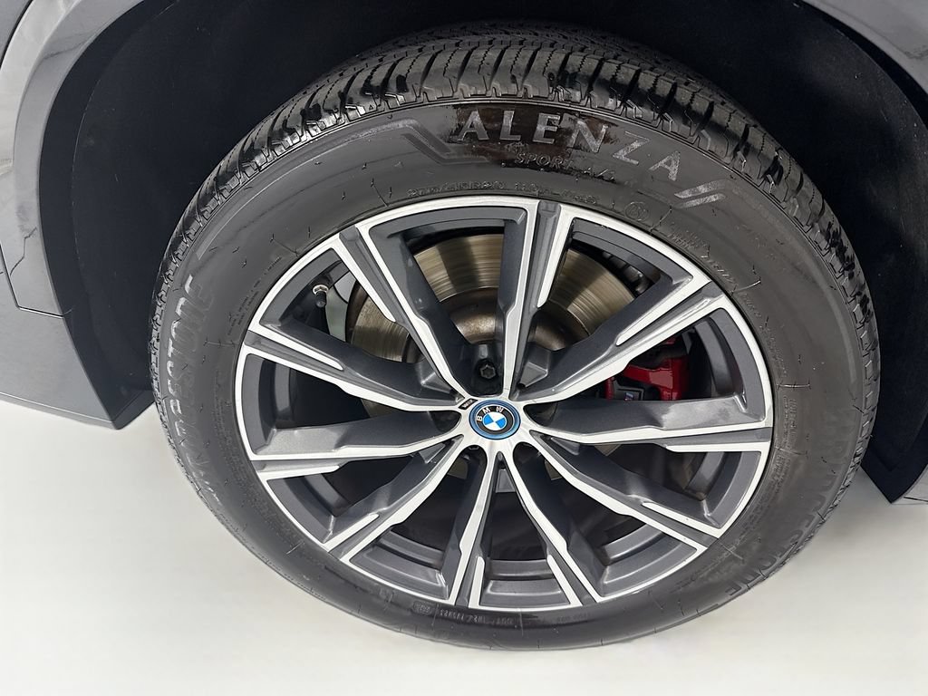 Used 2024 BMW X5 xDrive50e w/ Executive Package AWD/4WD image 32
