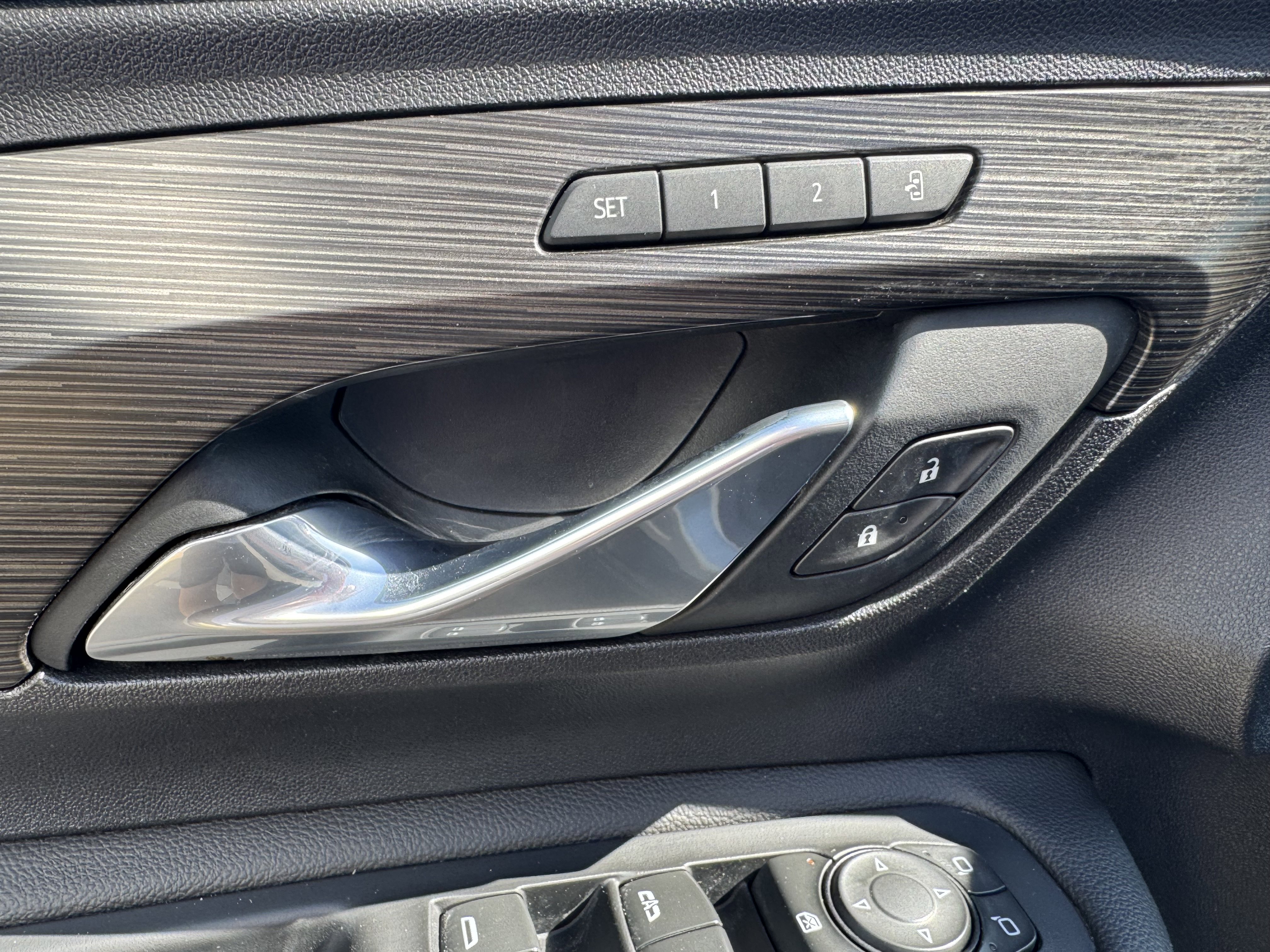 Used 2021 GMC Terrain SLT w/ Infotainment Package II image 14