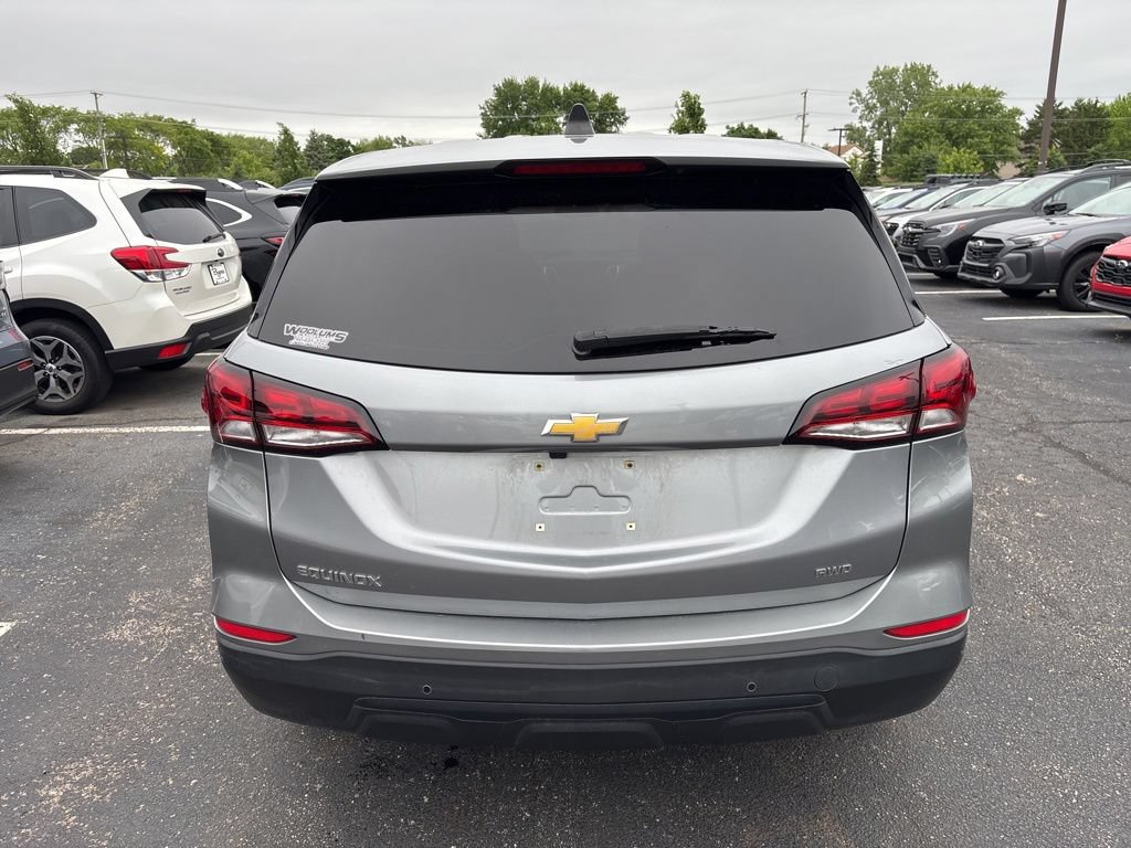 Used 2024 Chevrolet Equinox LS w/ LS Convenience Package AWD/4WD image 4