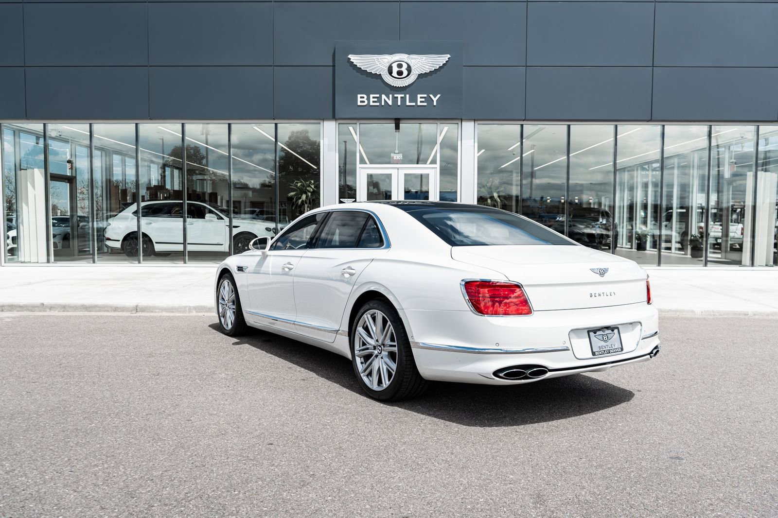 Used 2023 Bentley Flying Spur V8 AWD/4WD image 8