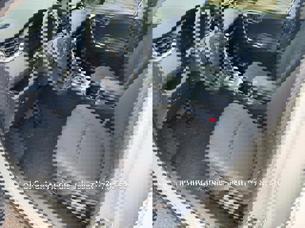 Used 2024 Toyota RAV4 LE image 20