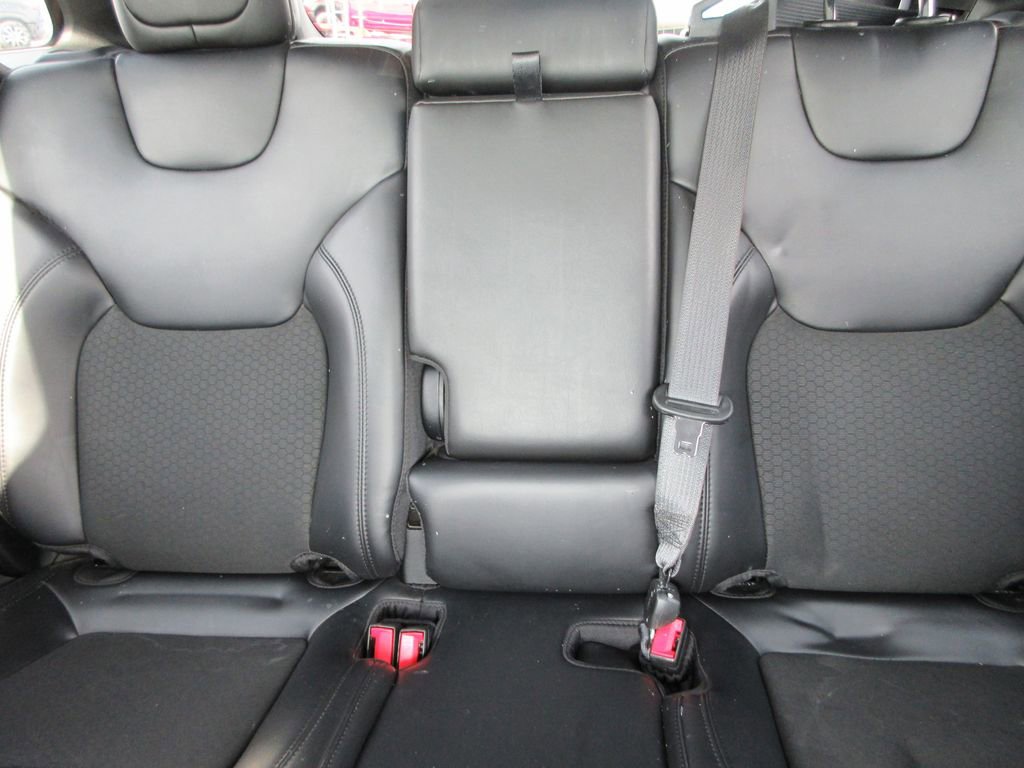 Used 2021 Jeep Cherokee Latitude Plus image 19