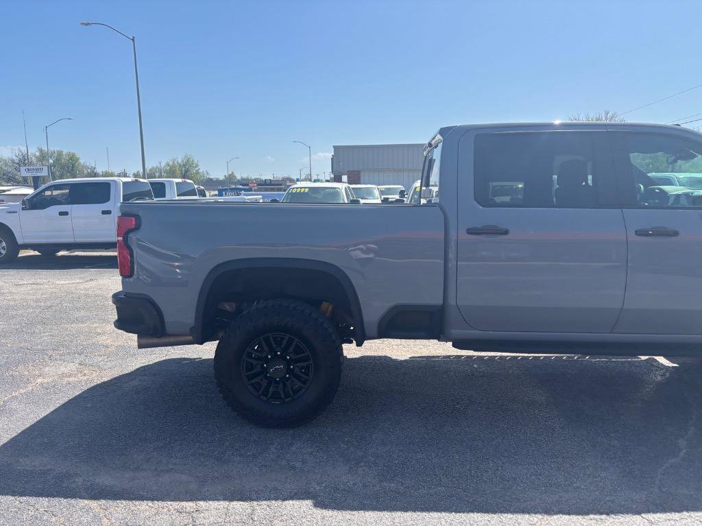 Used 2024 Chevrolet Silverado 2500 ZR2 w/ LPO, Dark Essentials Package image 10