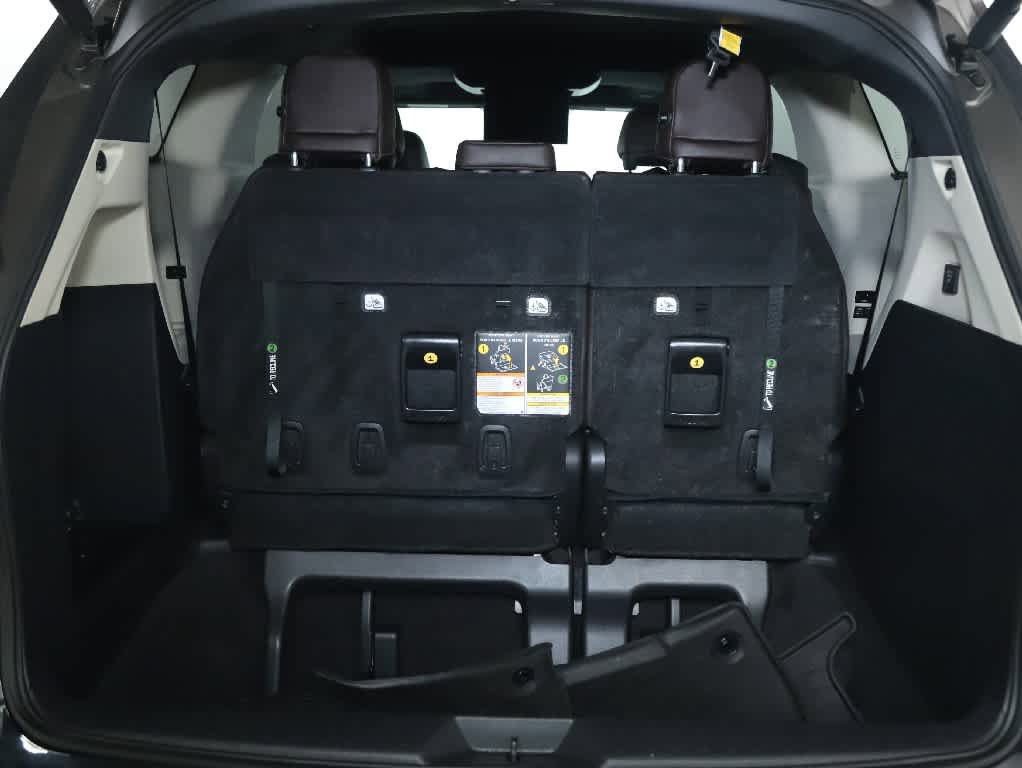 Certified 2022 Toyota Sienna Platinum AWD/4WD image 32