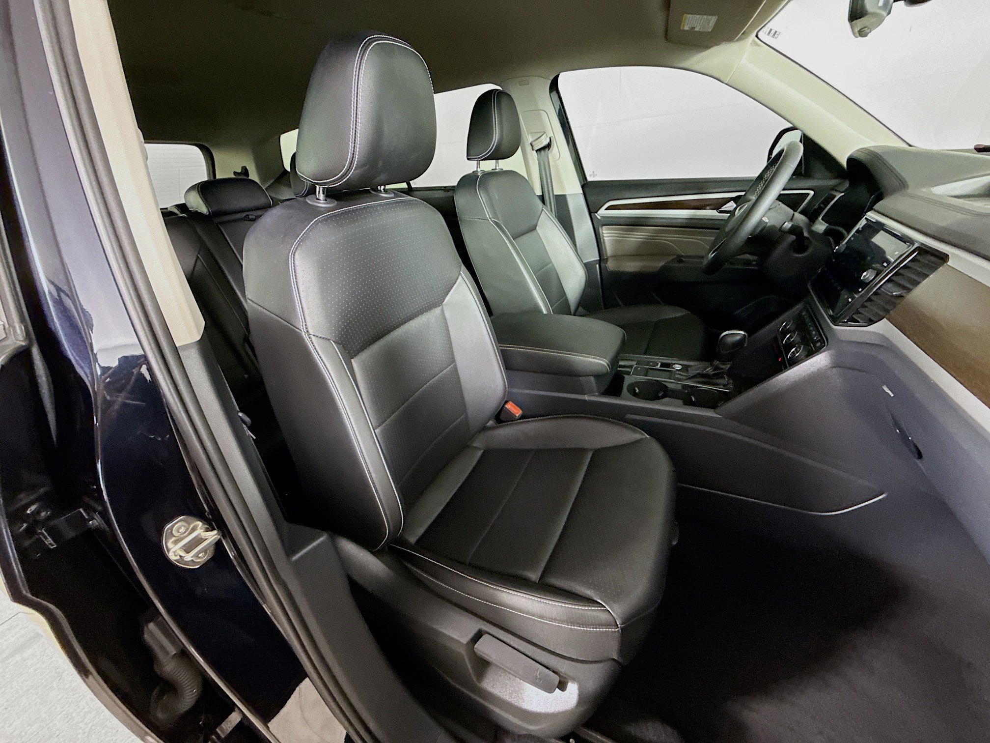 Used 2023 Volkswagen Atlas SE FWD image 36