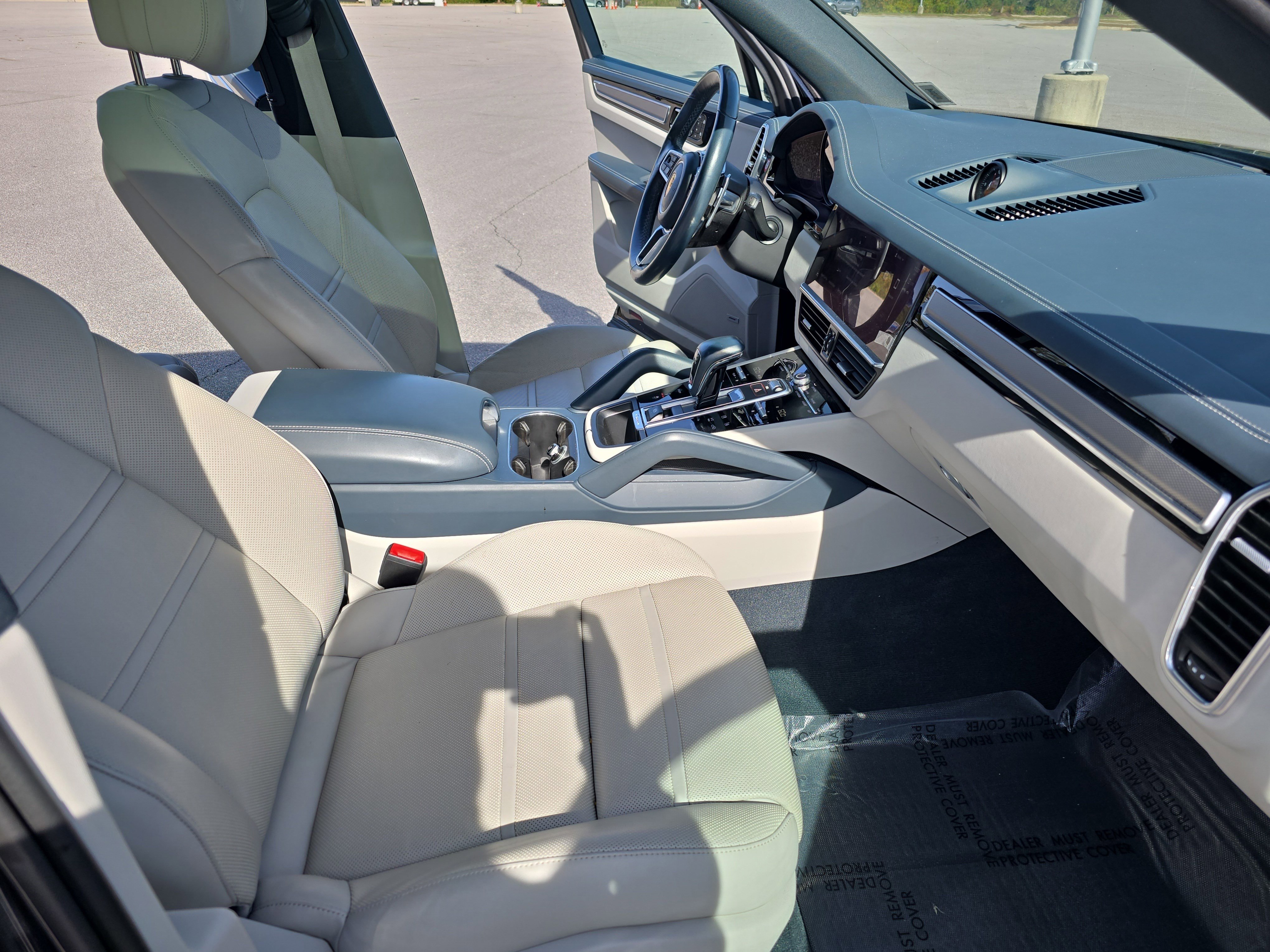 Used 2022 Porsche Cayenne S image 10