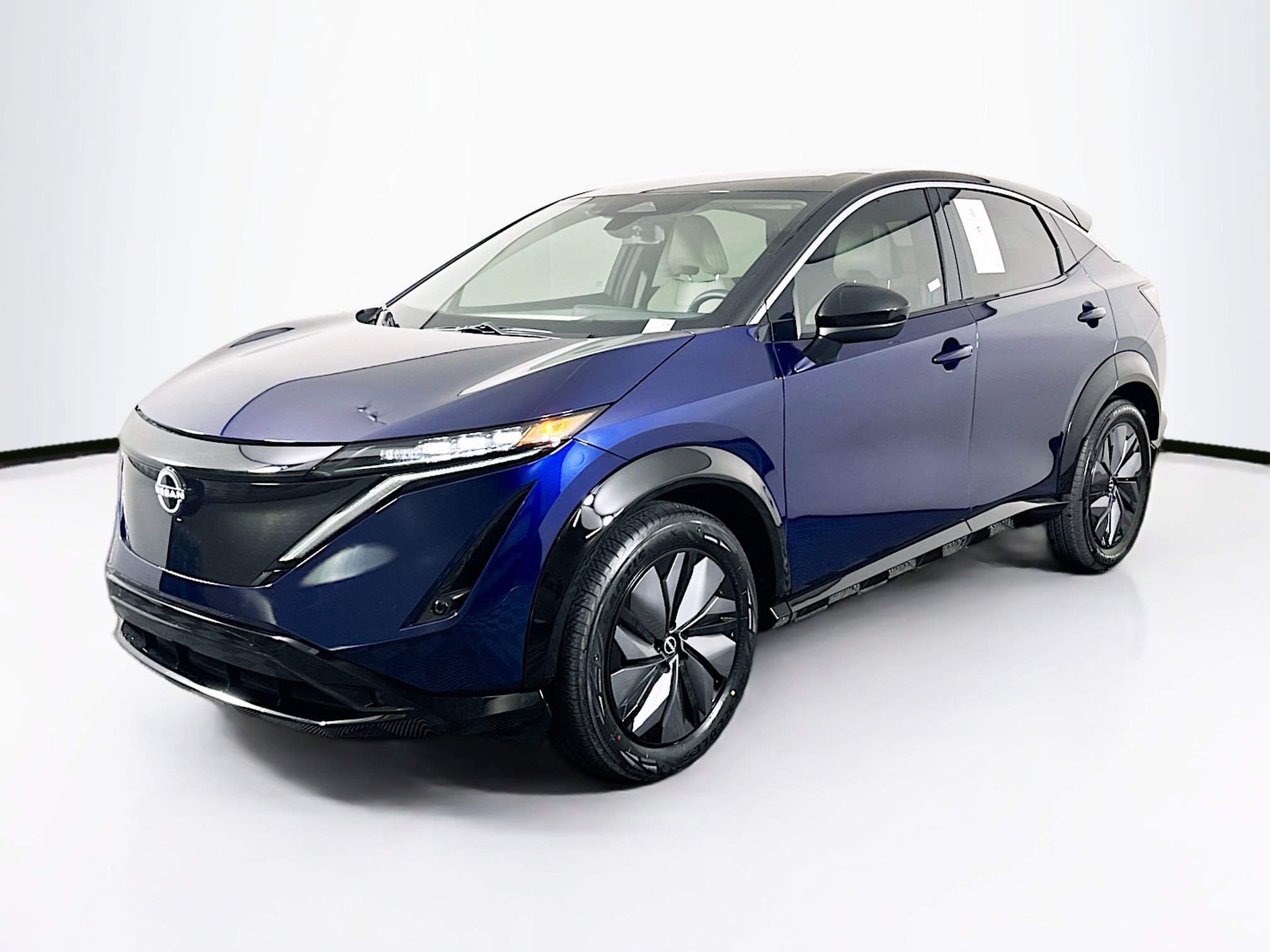 Used 2023 Nissan Ariya FWD image 3