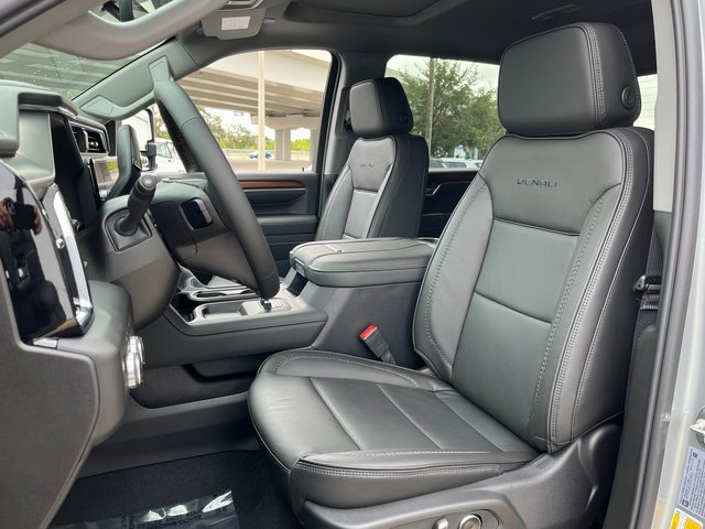New 2026 GMC Sierra 3500 Denali w/ Denali Reserve Package image 11