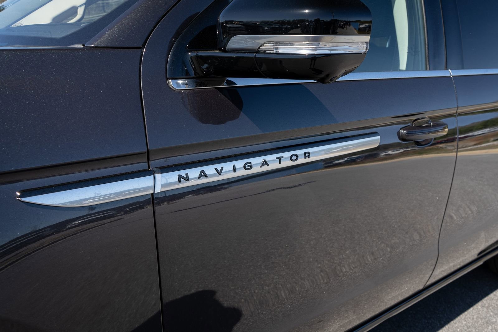 Used 2025 Lincoln Navigator L Reserve AWD/4WD image 13