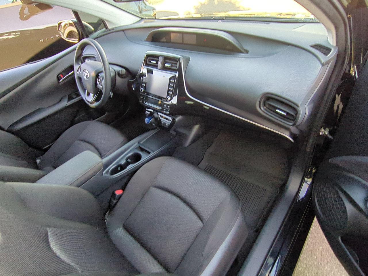 Used 2022 Toyota Prius LE FWD image 26