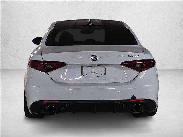 Used 2017 Alfa Romeo Giulia Ti w/ TI 19" Sport Package RWD image 6