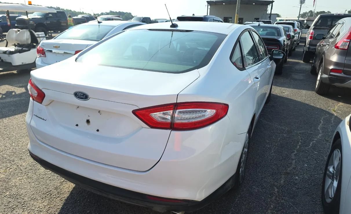 Used 2013 Ford Fusion S FWD image 3