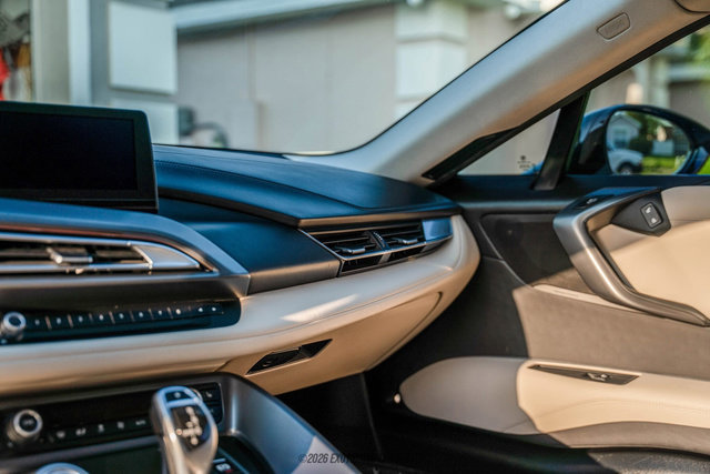 Used 2016 BMW i8 image 33