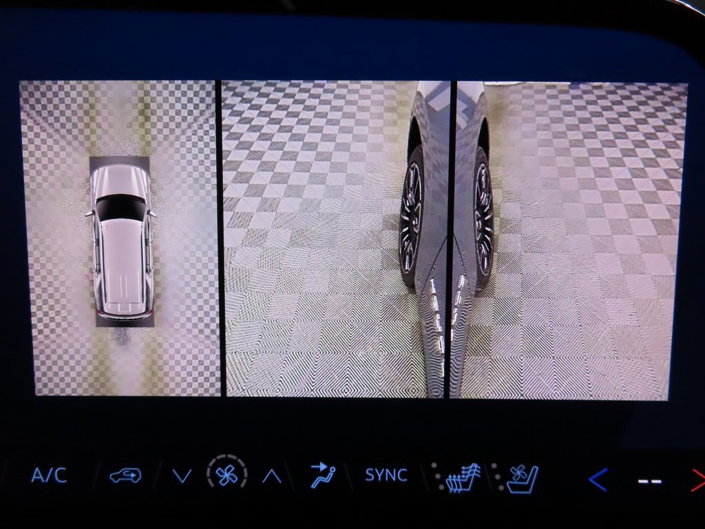 Used 2025 Chevrolet Tahoe High Country image 18