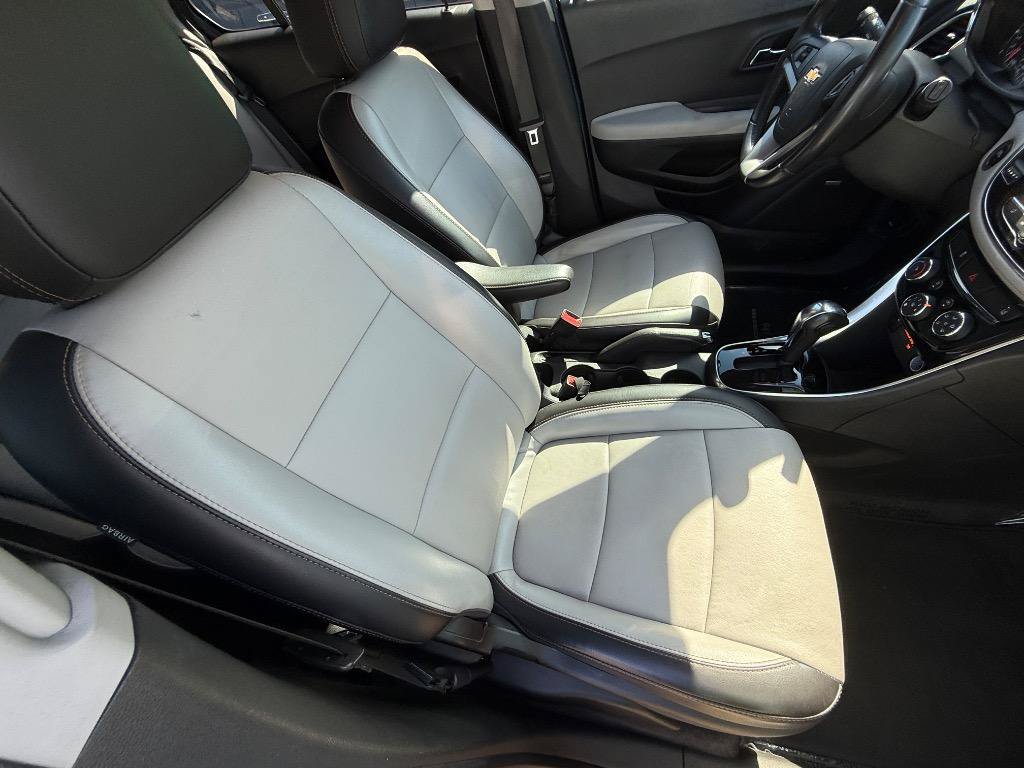 Used 2020 Chevrolet Trax Premier FWD image 21