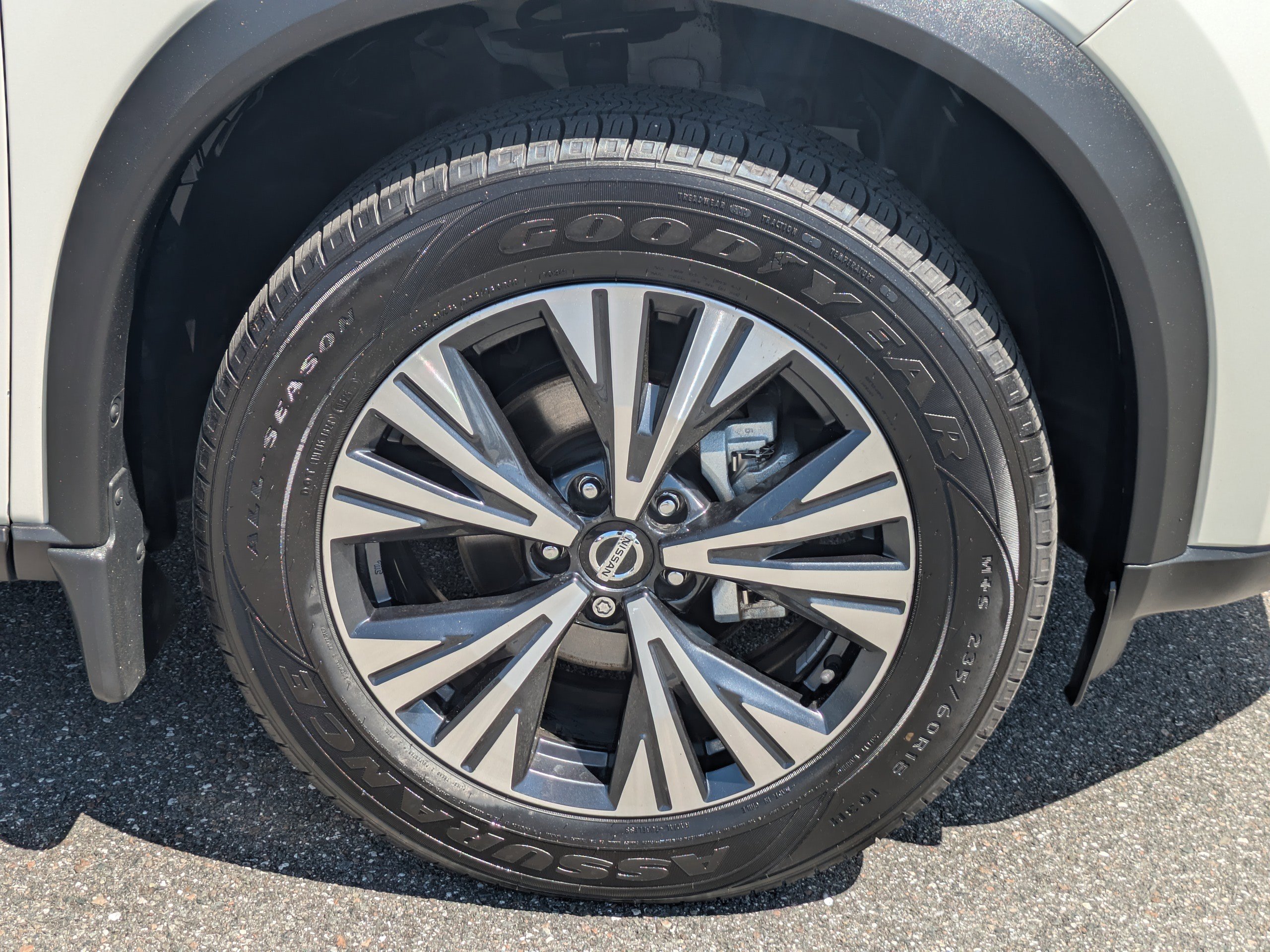 Used 2021 Nissan Rogue SV FWD image 11