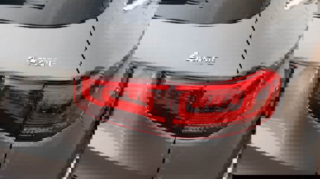 Certified 2022 Mercedes-Benz GLB 250 4MATIC w/ Premium Package Lite image 12