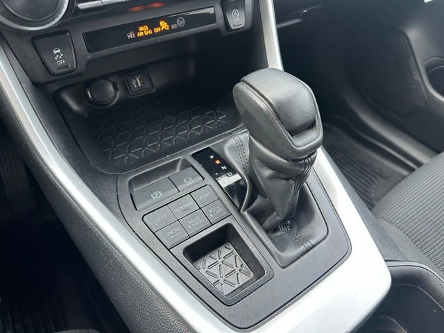 Used 2024 Toyota RAV4 LE image 27