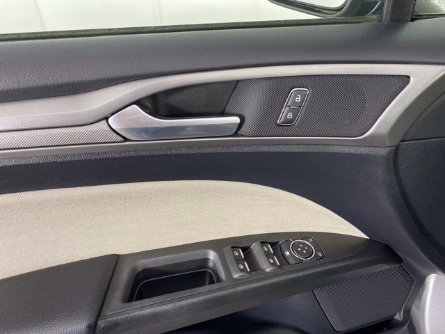 Used 2020 Ford Fusion S FWD image 15