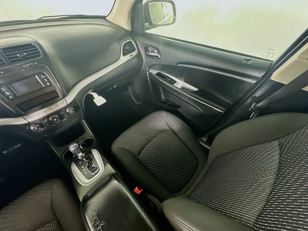 Used 2018 Dodge Journey SE image 11
