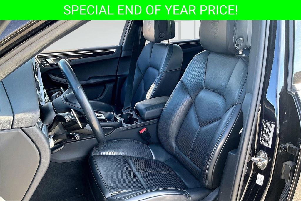 Used 2023 Porsche Macan Turbo image 21