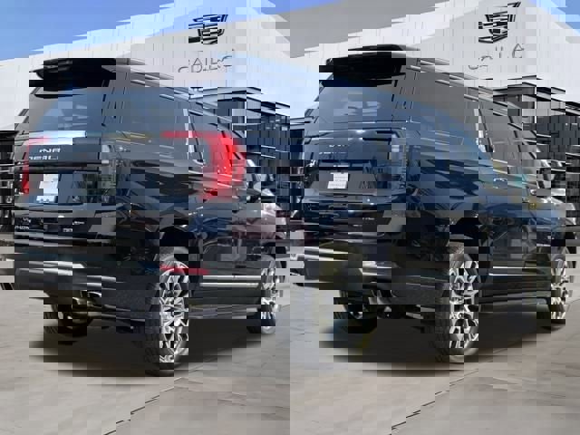 Used 2025 GMC Yukon XL Denali image 7