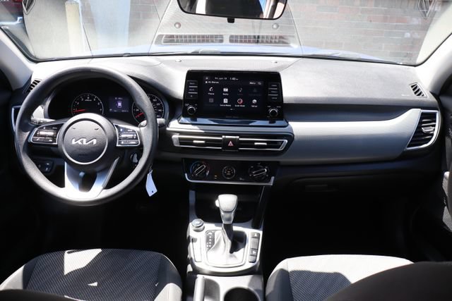 Used 2023 Kia Seltos LX AWD/4WD image 33