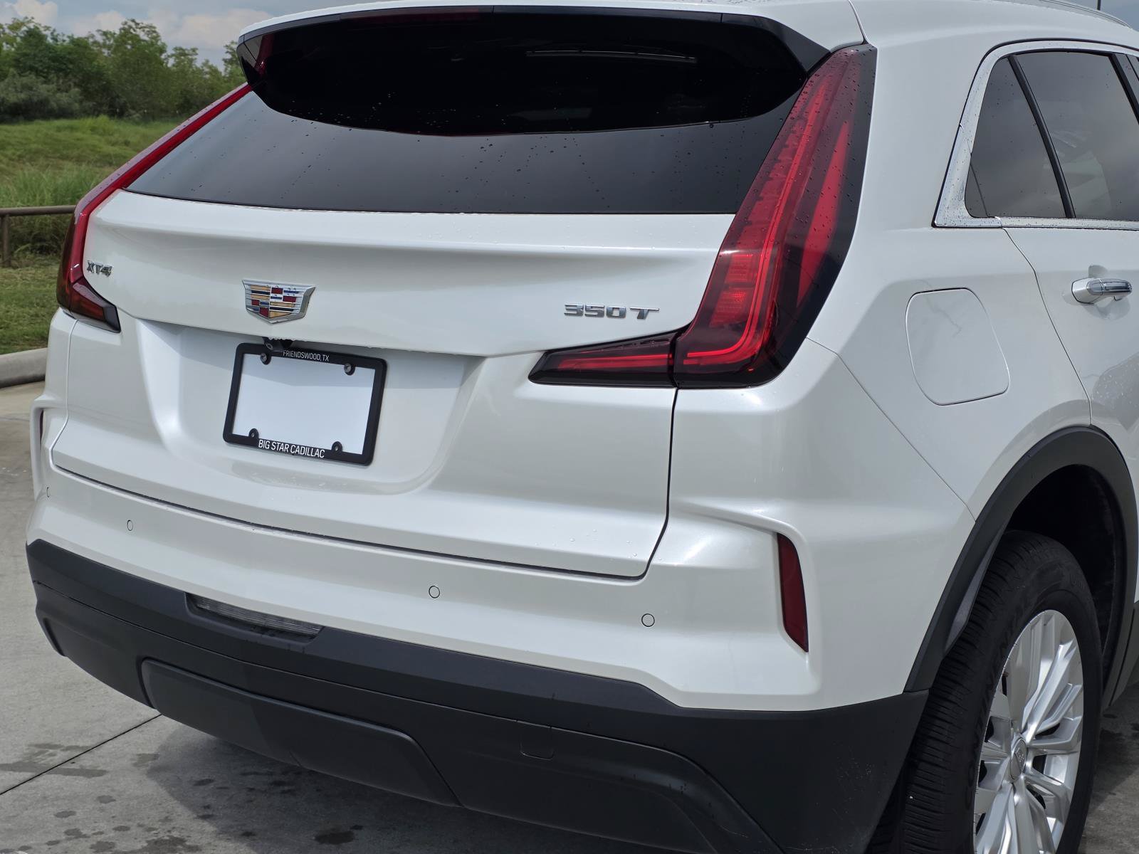 Certified 2024 Cadillac XT4 Luxury w/ Cold Weather Package FWD image 11