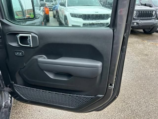 New 2025 Jeep Gladiator Sport AWD/4WD image 29