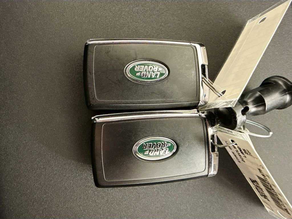 Used 2025 Land Rover Discovery Sport S image 17