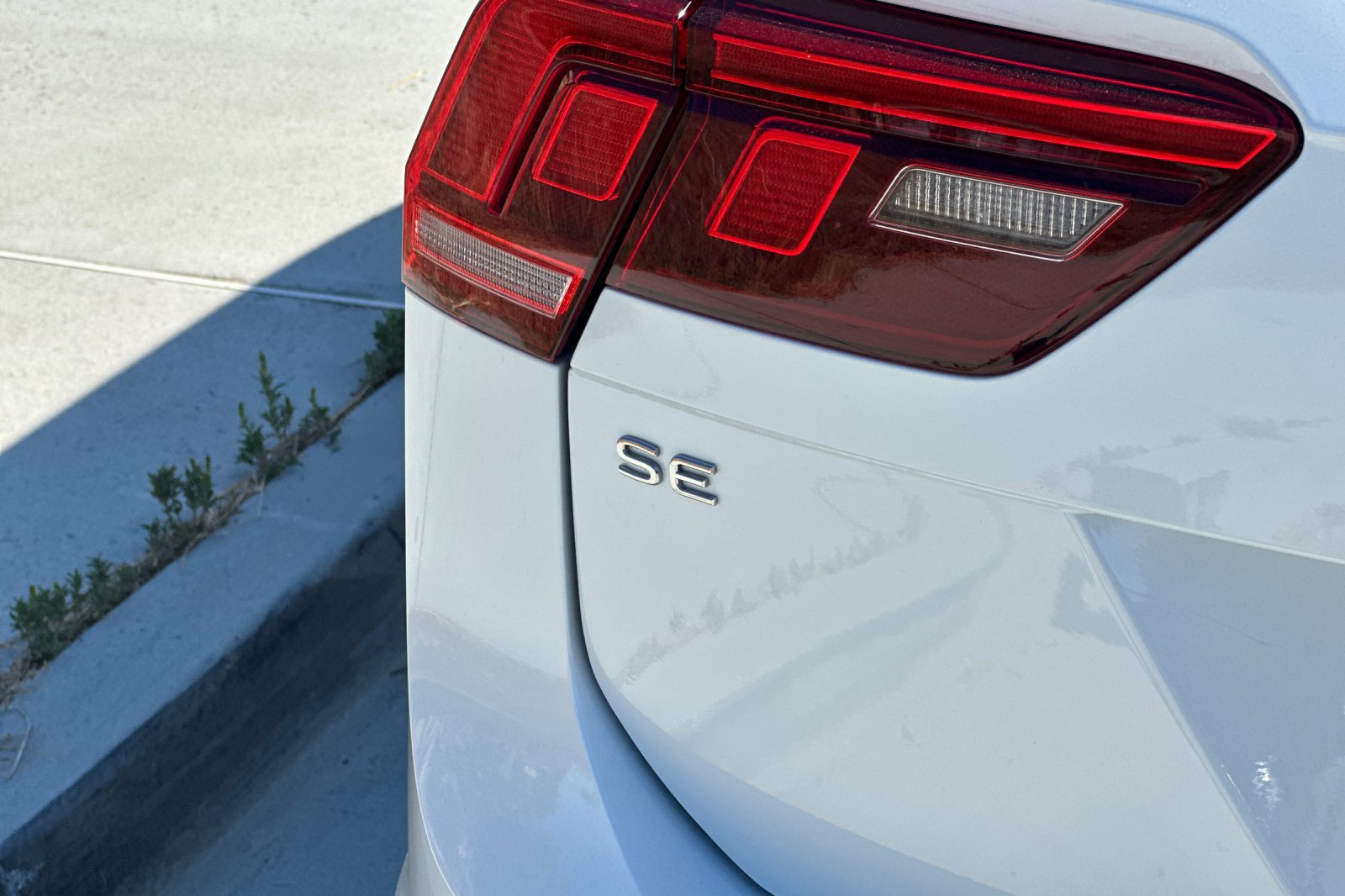 Used 2023 Volkswagen Tiguan SE R-Line AWD/4WD image 27