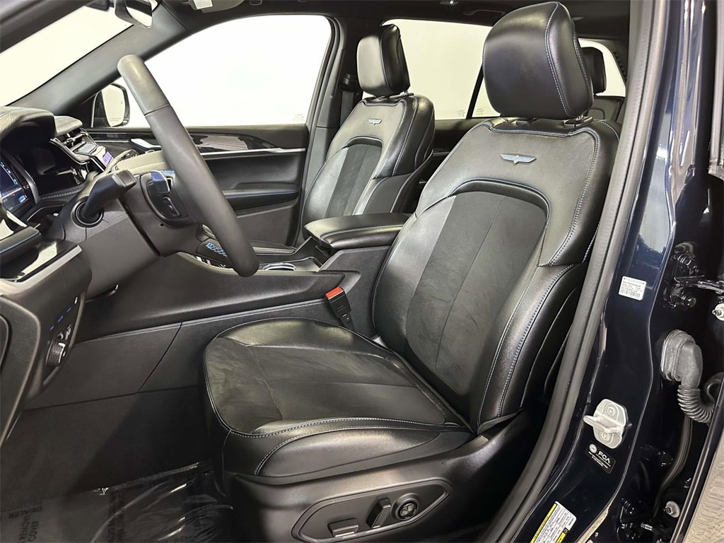 Used 2024 Jeep Grand Cherokee Trailhawk w/ Advanced Protech Group II image 16