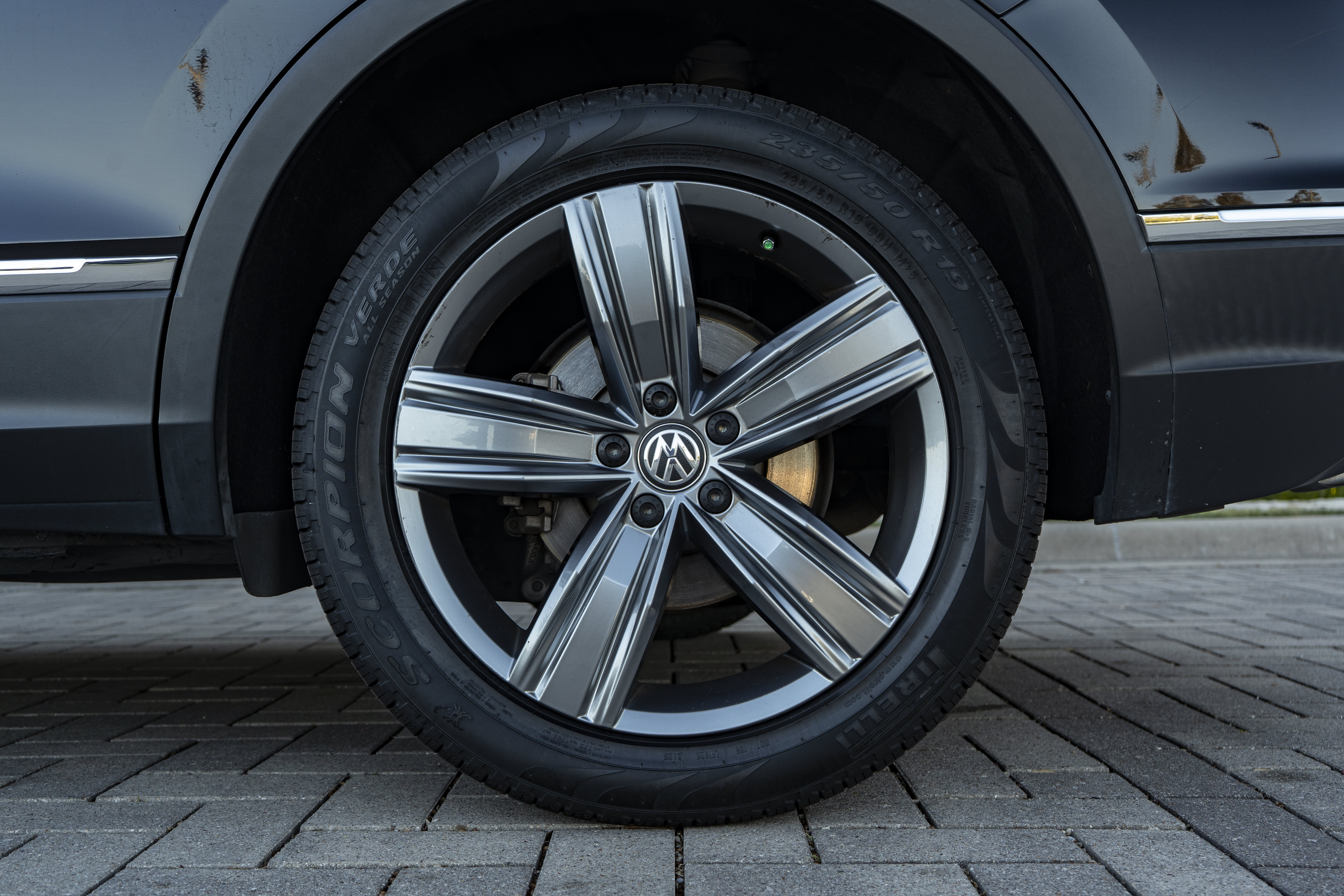 Certified 2020 Volkswagen Tiguan SEL FWD image 14