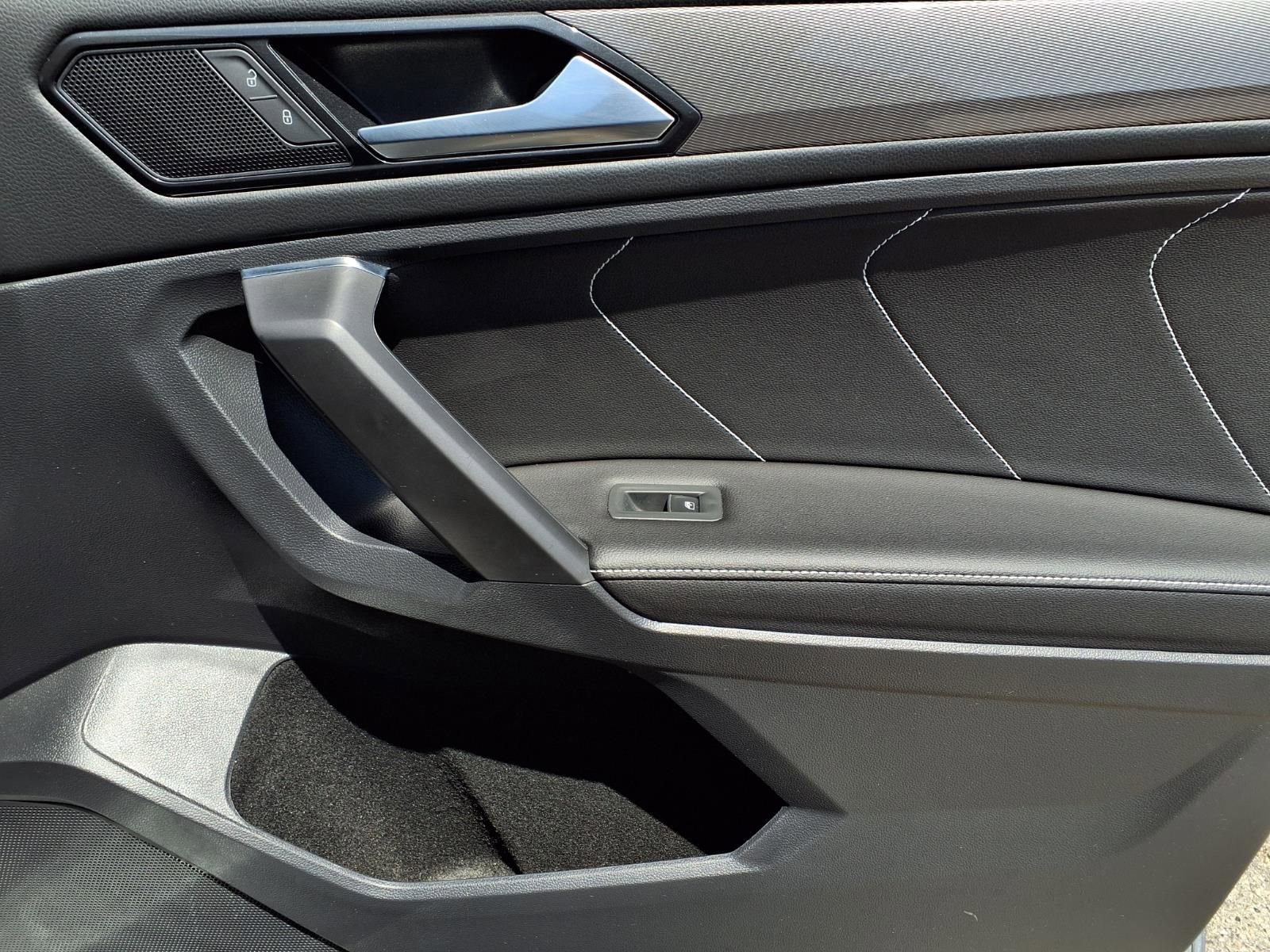 Certified 2023 Volkswagen Tiguan SE w/ Panoramic Sunroof Package FWD image 25