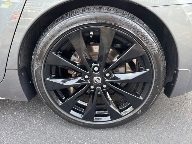 Used 2017 Nissan Maxima Platinum image 15