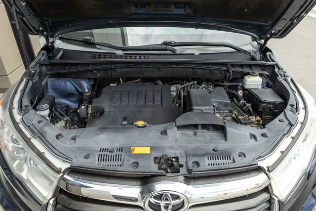 Used 2014 Toyota Highlander XLE image 18