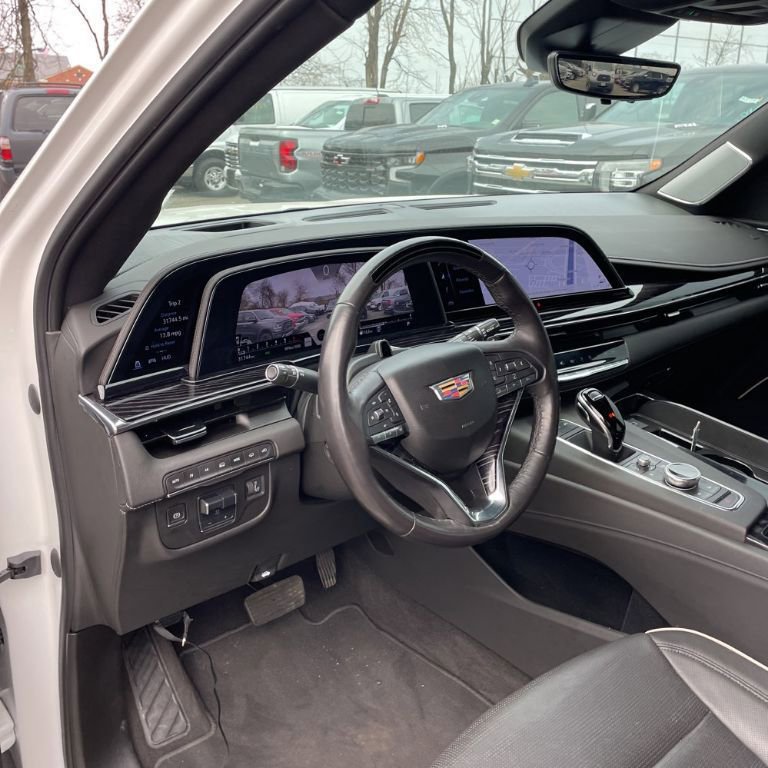 Used 2023 Cadillac Escalade ESV Sport w/ Touring Package image 12