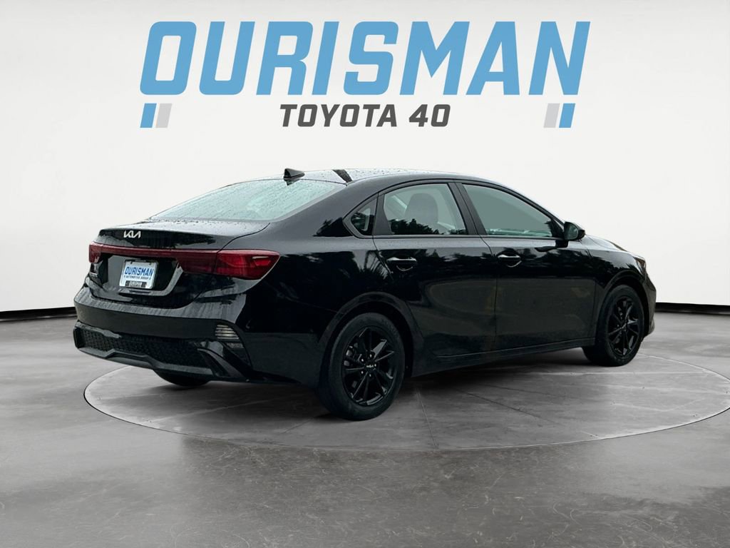 Used 2023 Kia Forte LXS image 7