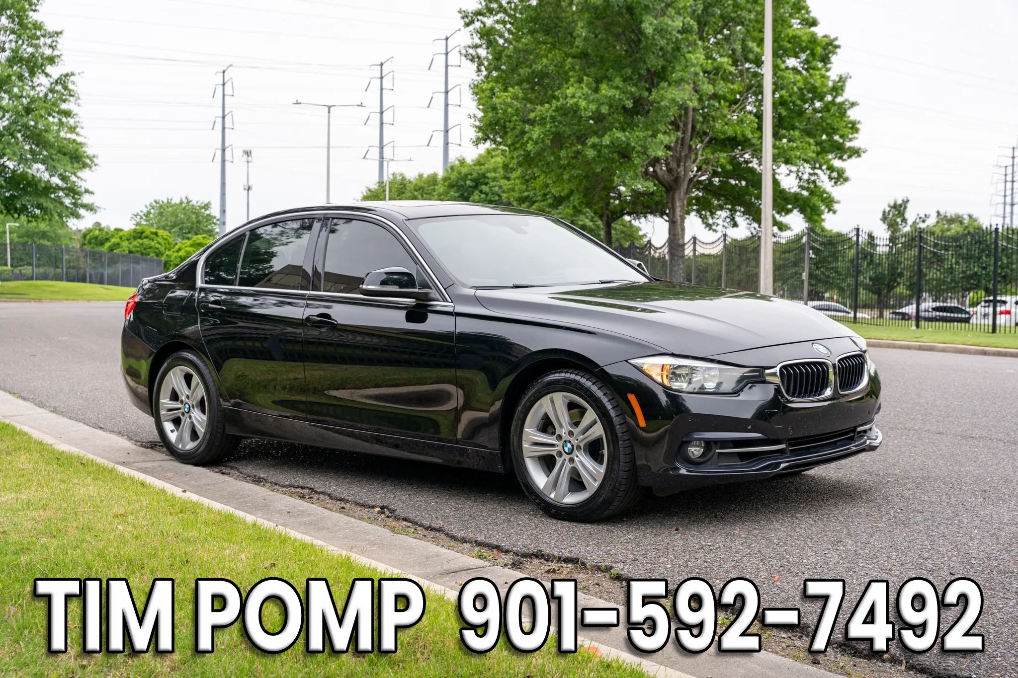 Used 2017 BMW 330i xDrive Sedan AWD/4WD image 4