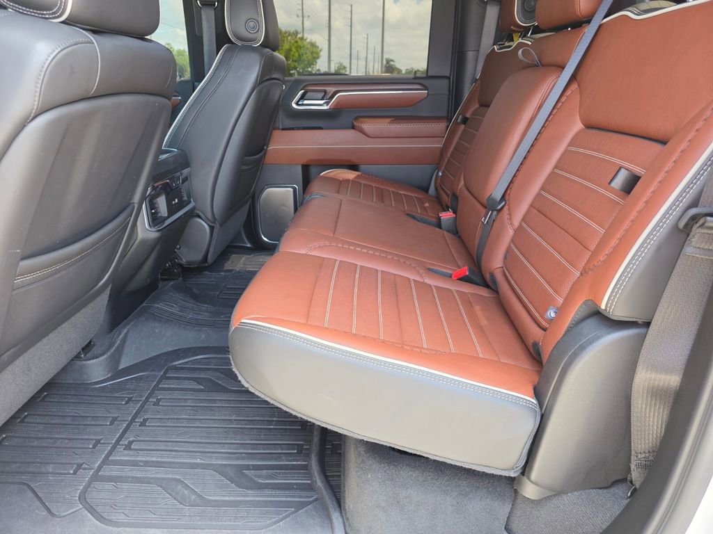 Used 2024 GMC Sierra 2500 Denali Ultimate AWD/4WD image 17