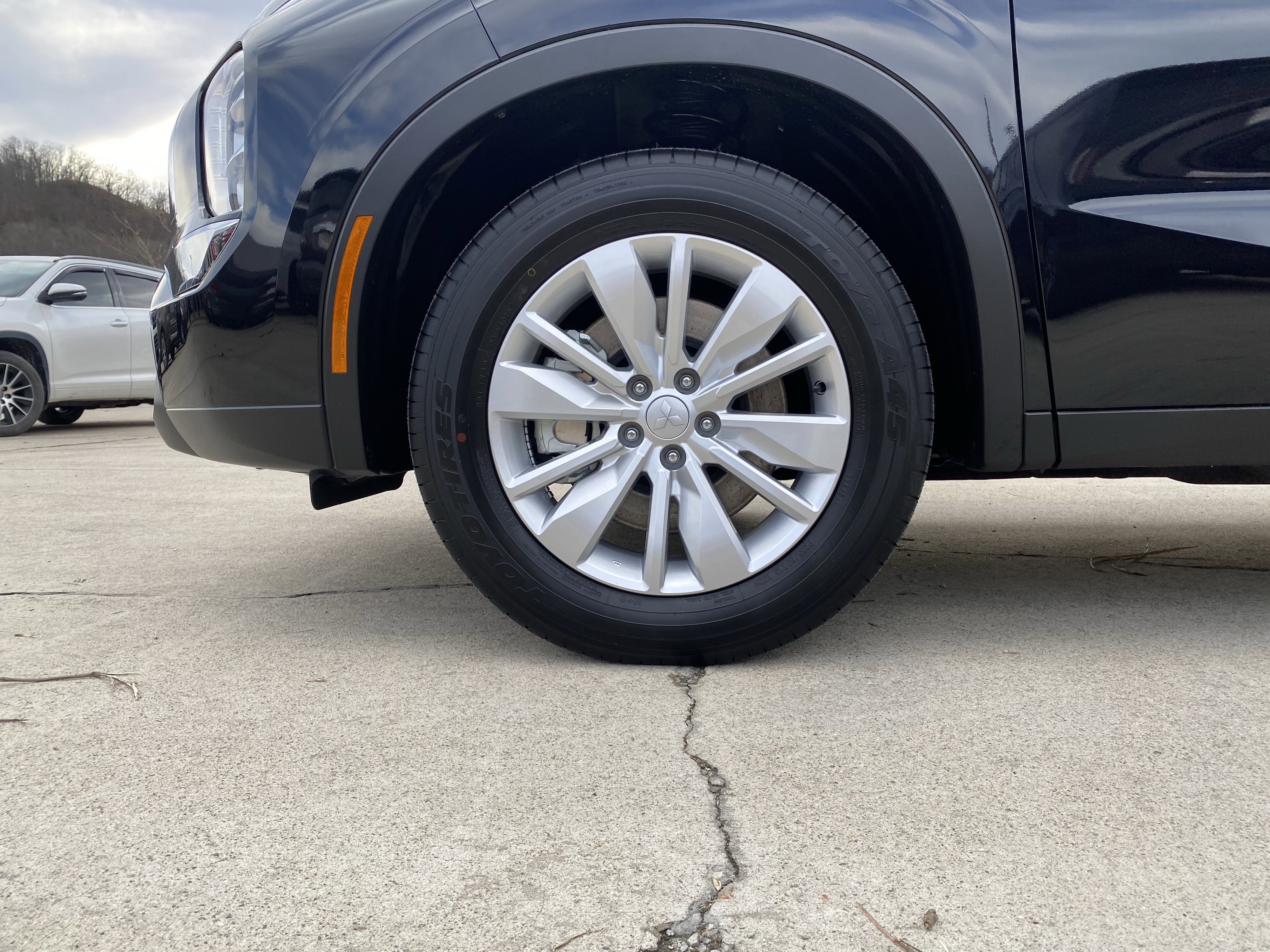 New 2026 Mitsubishi Outlander ES FWD image 37