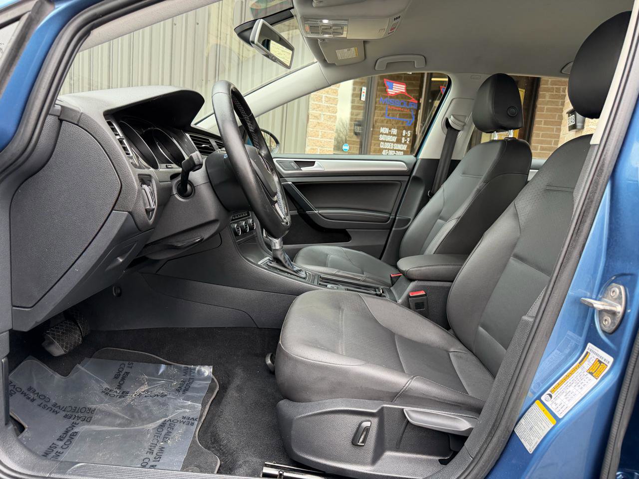 Used 2015 Volkswagen e-Golf SEL Premium image 12