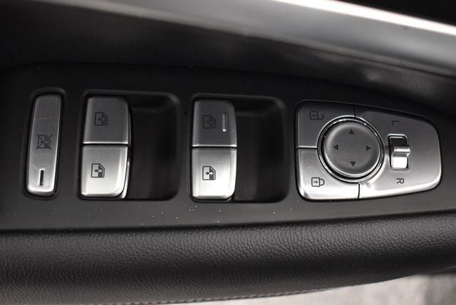 Used 2025 Genesis G70 2.5T AWD/4WD image 21