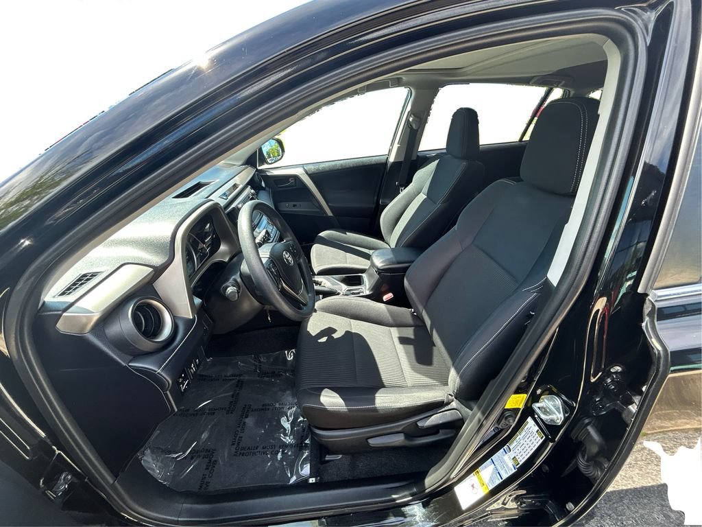 Used 2013 Toyota RAV4 XLE AWD/4WD image 36