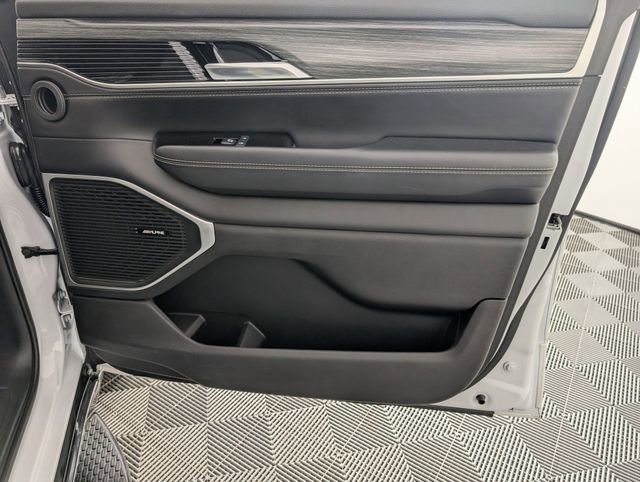 Used 2023 Jeep Wagoneer Series III w/ Convenience Group I image 35