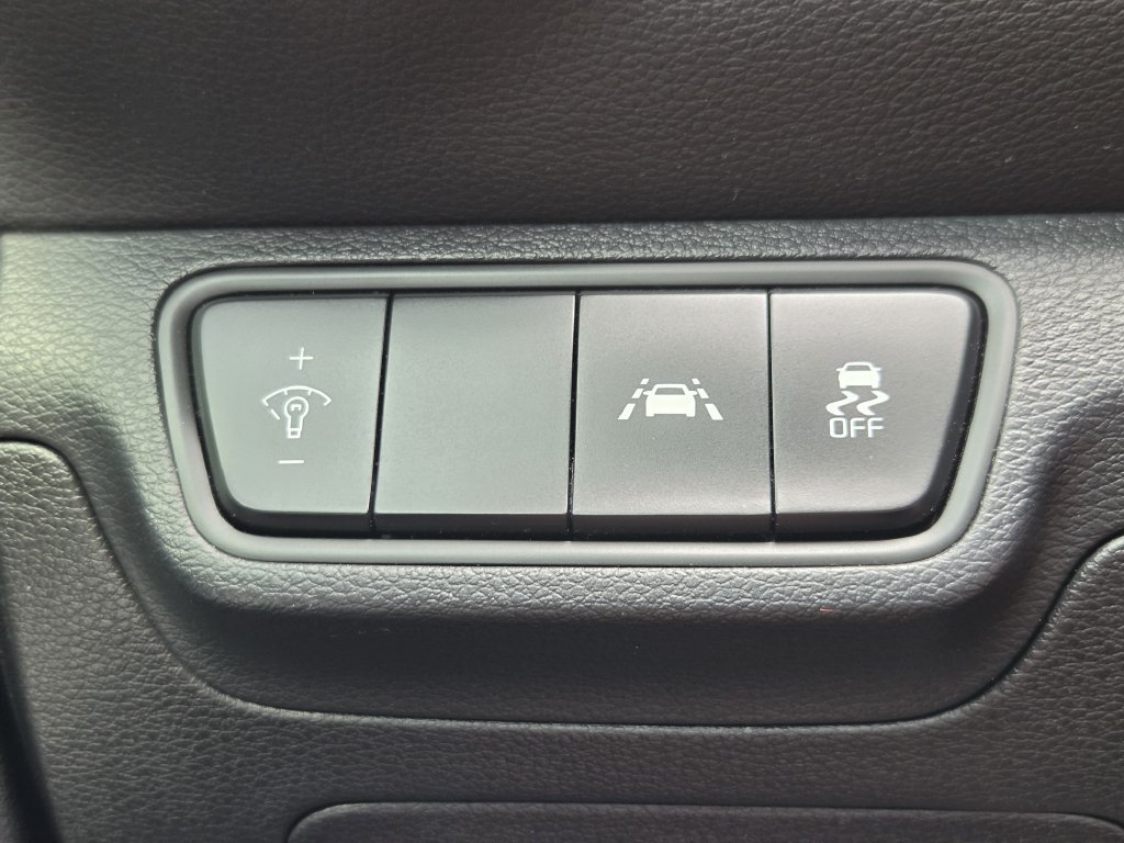 Used 2020 Kia Forte LXS FWD image 26