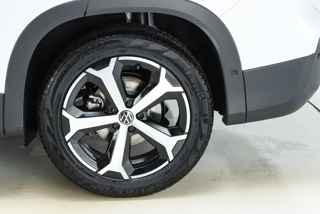 New 2026 Volkswagen Tiguan SE image 44