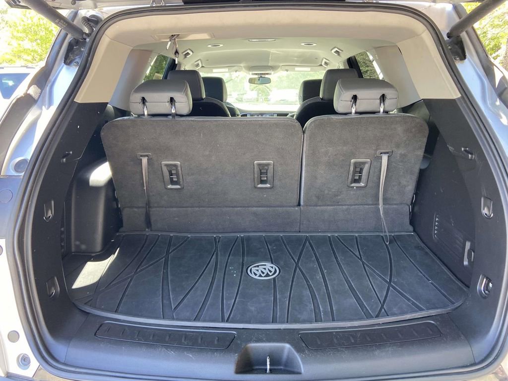 Used 2020 Buick Enclave Essence w/ Sport Touring Edition image 10