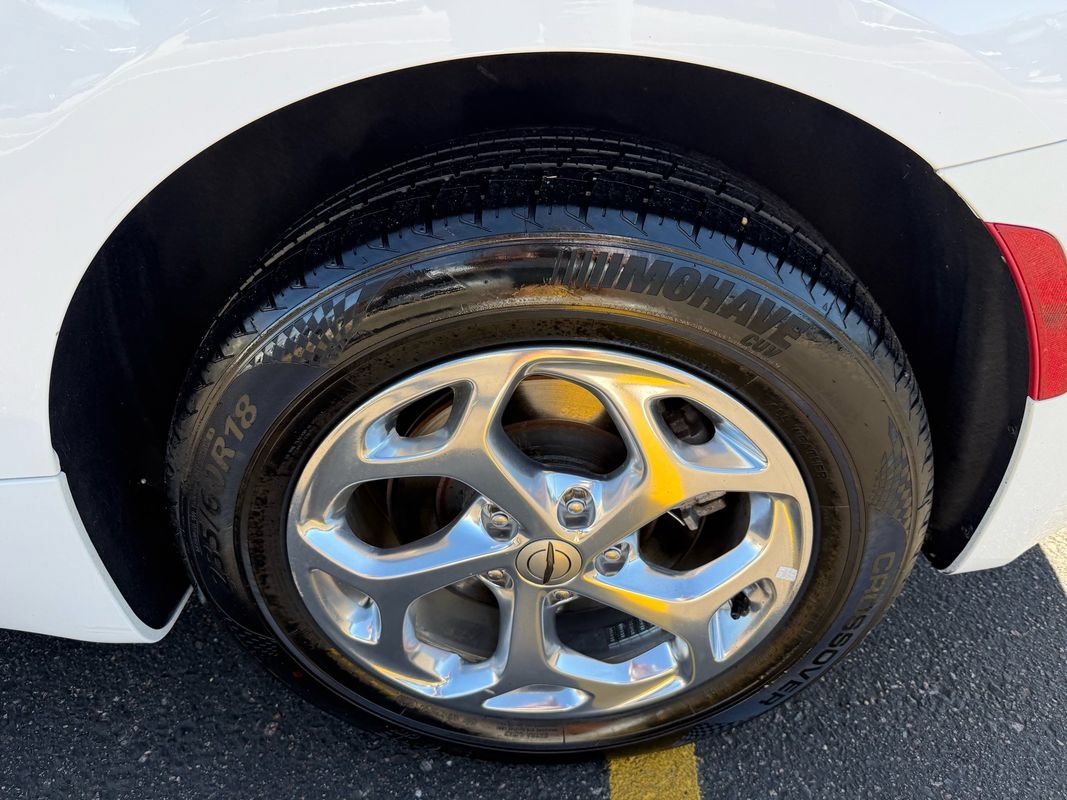 Used 2021 Chrysler Pacifica Limited AWD/4WD image 9